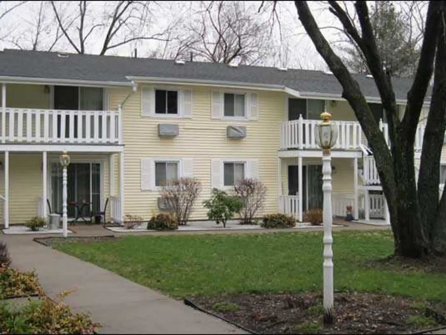 Brookside Commons — Photo 3