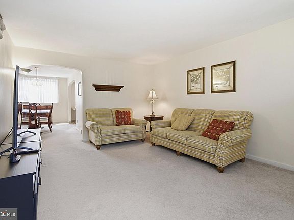 4th image of 714 Oakwood Dr