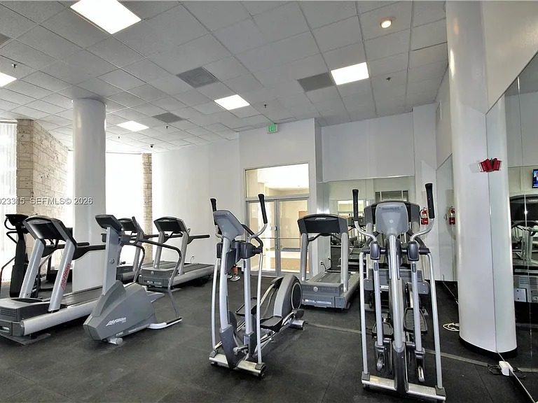 5151 Collins Ave #827 — Photo 37
