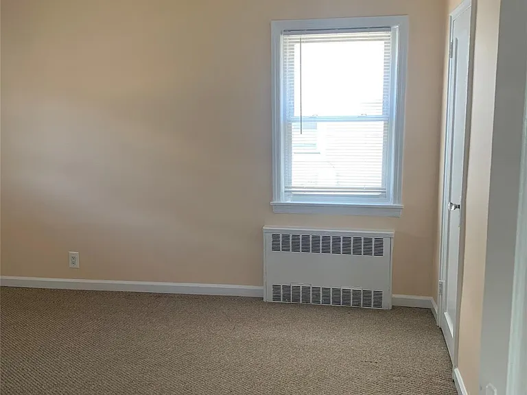 431 E Chester St — Photo 17