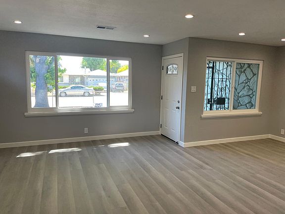 4th image of 2207 Terra Villa St