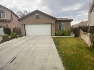 229 Lake Dr, Lemoore, CA 93245