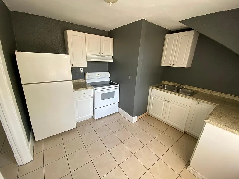 931 Newton Ave S #2 — Photo 9