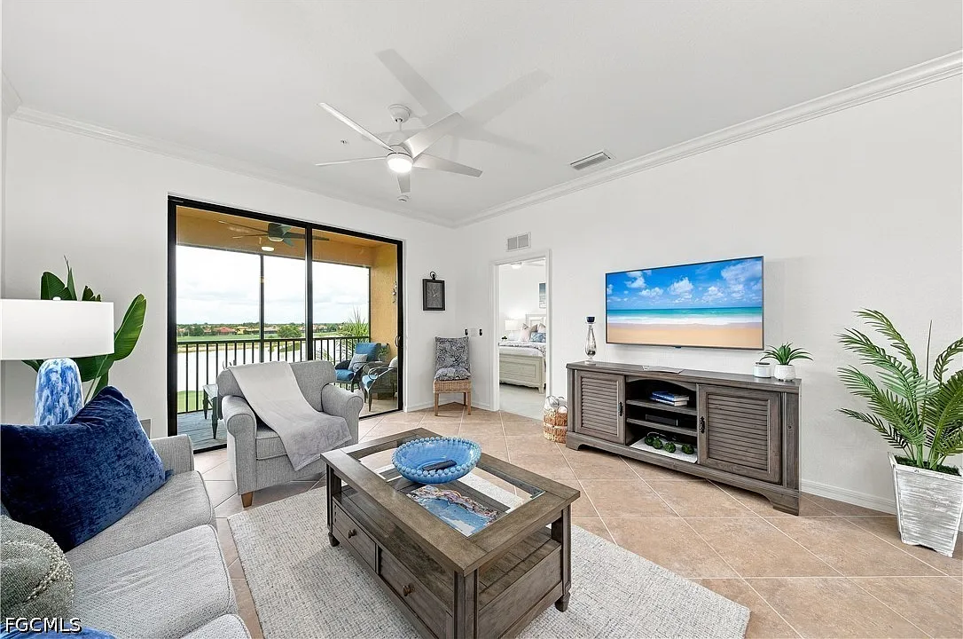 2 bed, 2.0 bath, 1122 sqft, $9,100 — Photo 1