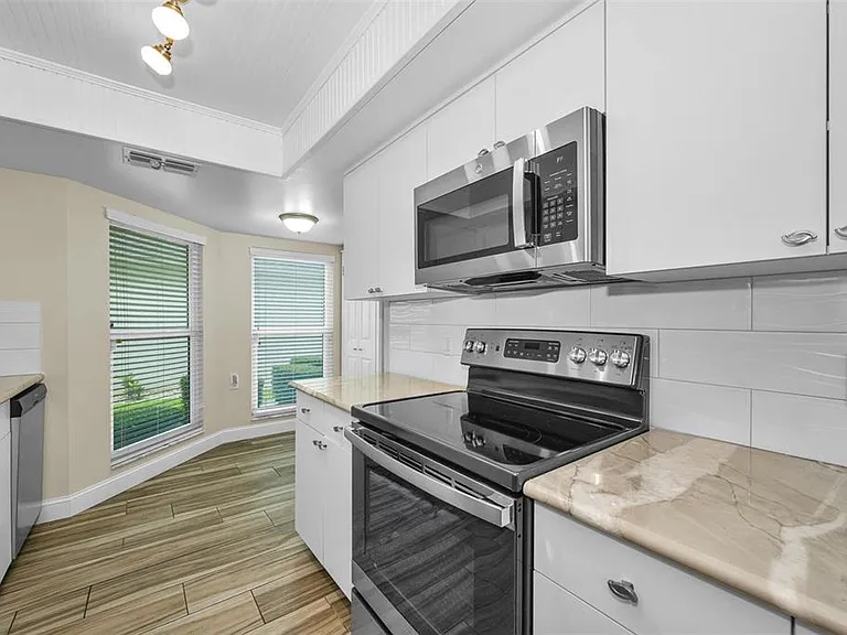 4638 Sheffield Dr — Photo 9