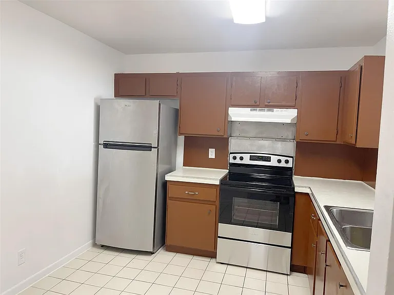 4104 NW 114th Ave — Photo 3