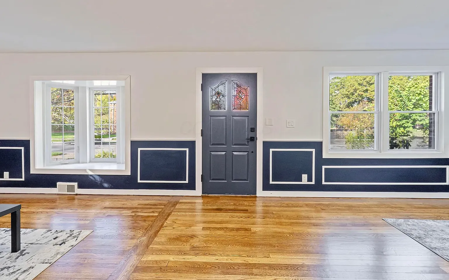 5 bed, 2540 sqft, $4,499 — Photo 3