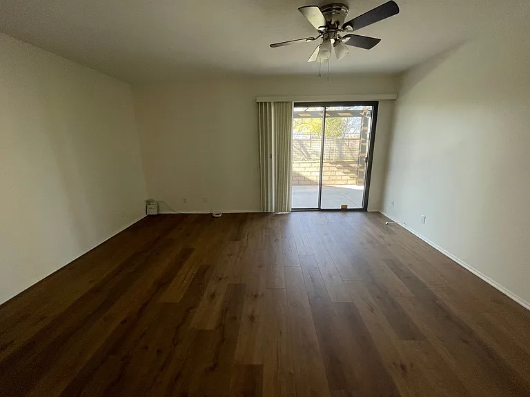 19230 Elm Dr — Photo 14