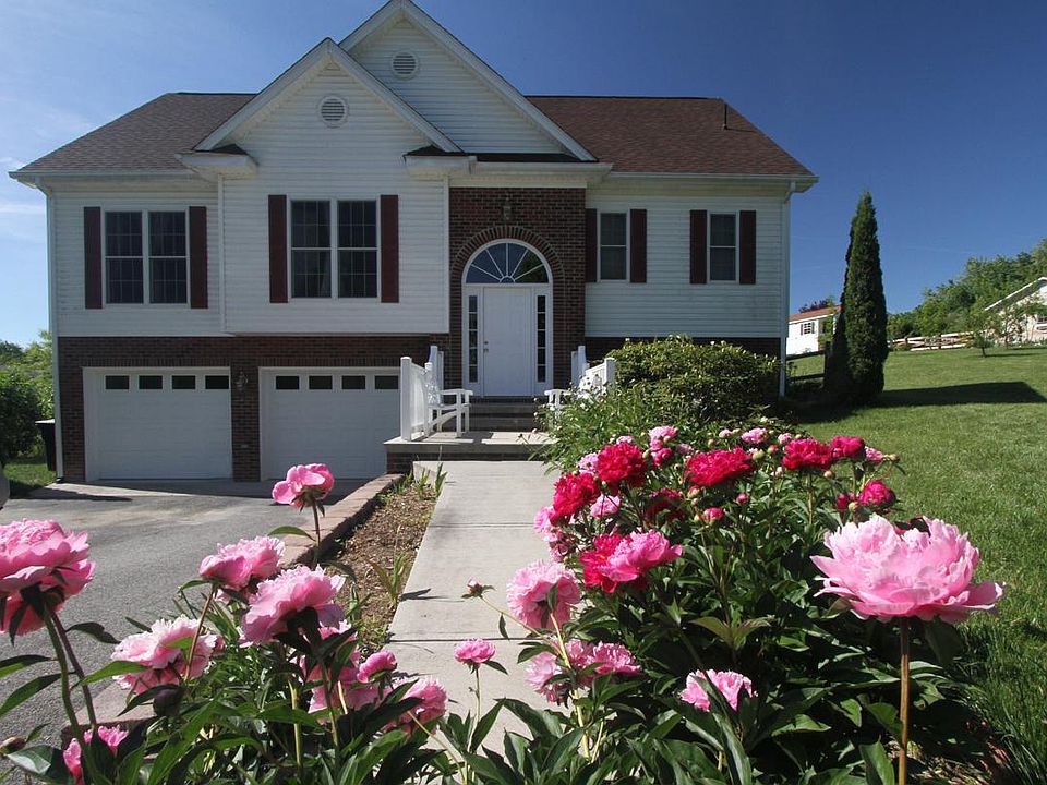1st image of 2589 Charlotte Dr