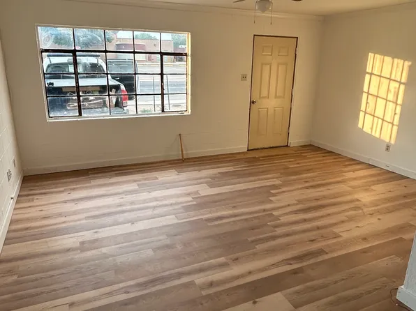 621 W Apache St #1/2, Farmington, NM 87401