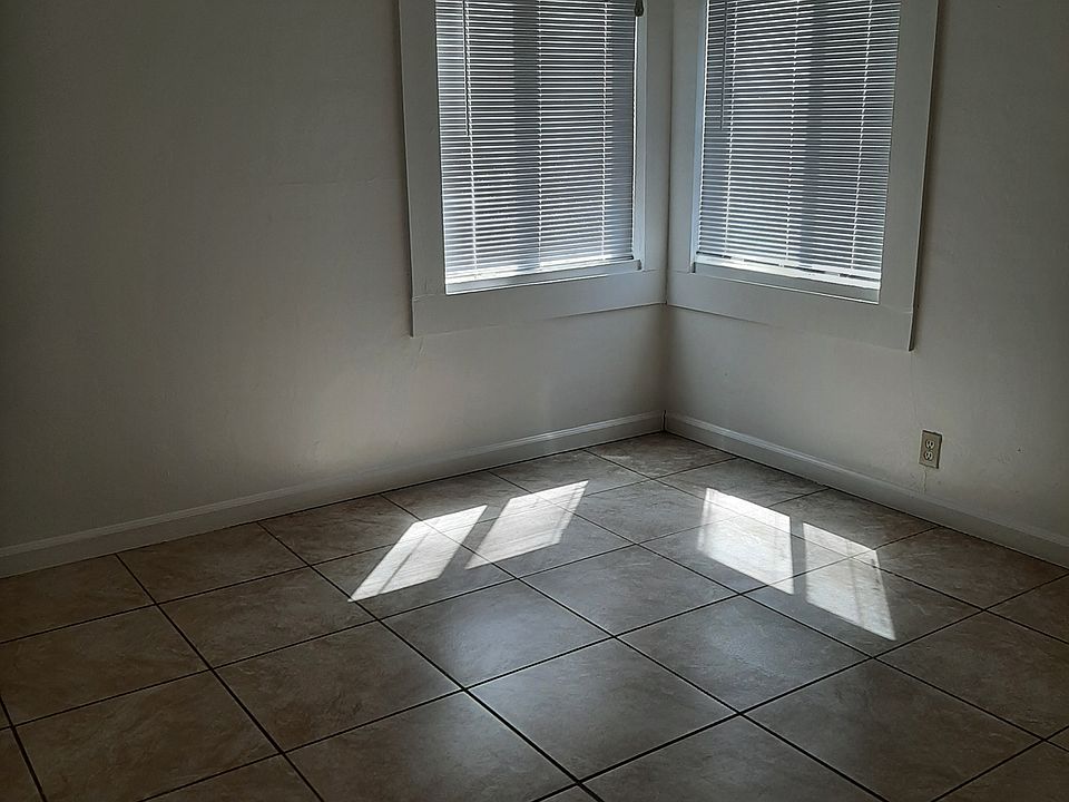 1st image of 473 E Ellis St