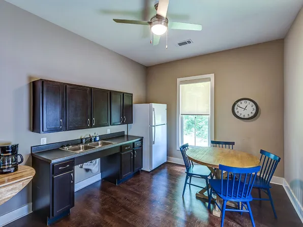 Silver Lakes, 439 W Jefferson St #235, Madison, GA 30650