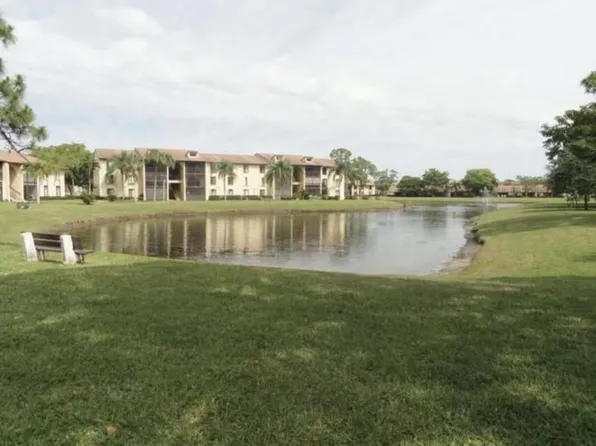 814 Sky Pine Way #G-2, Greenacres, FL 33415