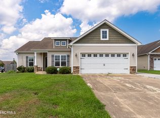 401 Cabernet Ct, Jacksonville, NC 28546