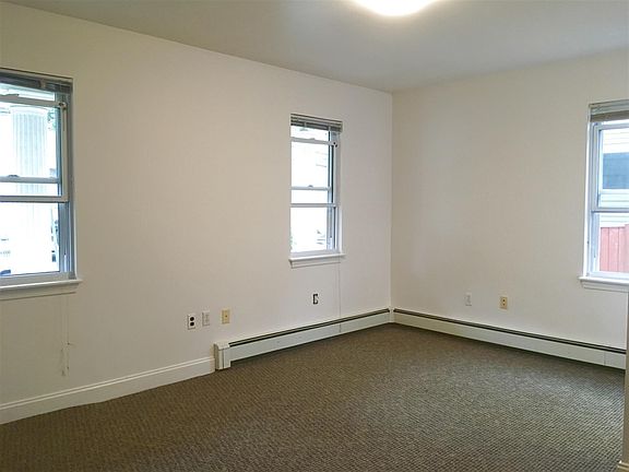 5th image of 153 Auburn St