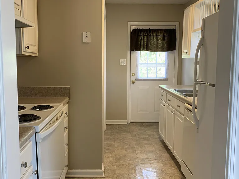 140 New Towne Rd — Photo 3