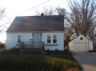 908 E Adams St, Washington, IL 61571
