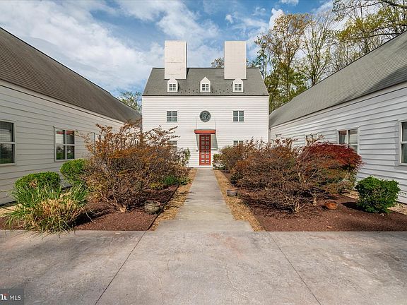 2nd image of 10310 Riverwood Dr