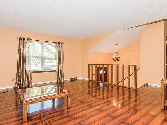 4th image of 4911 Cricklewood Ln