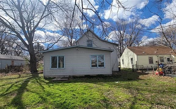 5th image of 1228 NE Kellam Ave