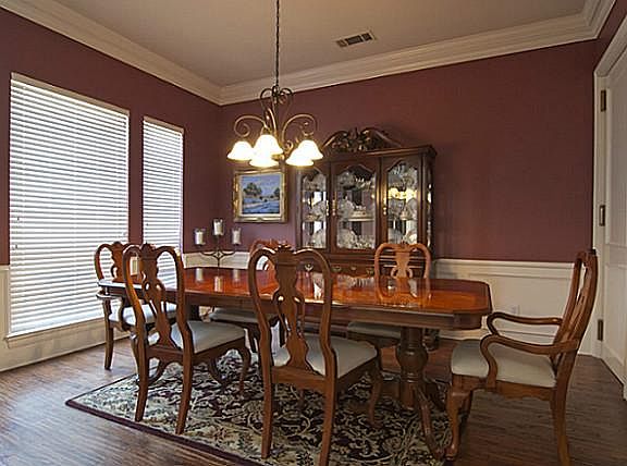 3rd image of 3525 Emily Dr