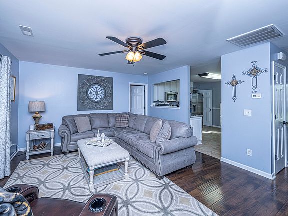 4th image of 8621 Hickory Creek Ln