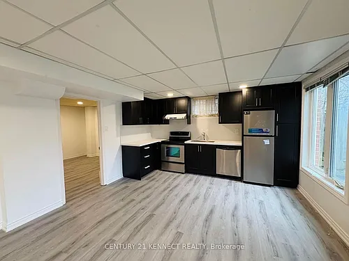 33 Somerset Cres #BASEMENT Photo 1