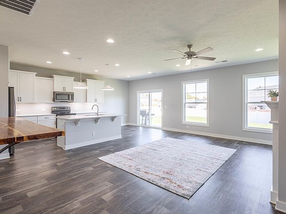 4th image of 9920 Blyth Dr