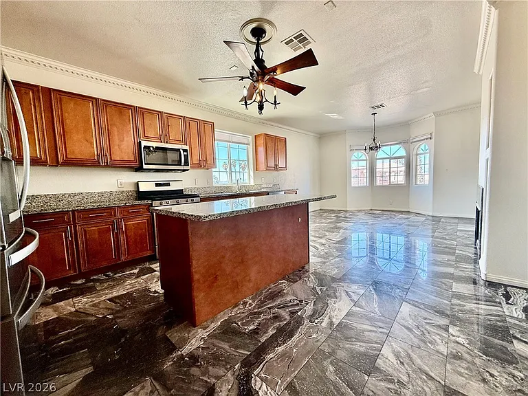 764 Benedict Dr — Photo 10