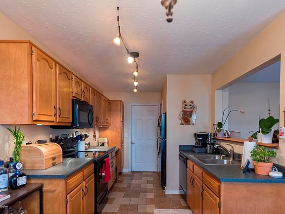 4th image of 1110 Meadow Glen Dr