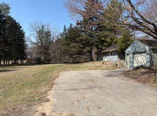 6127 Green Rd, Haslett, MI 48840