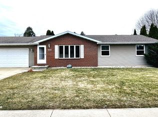 1991 S Oakwood Rd, Oshkosh, WI 54904