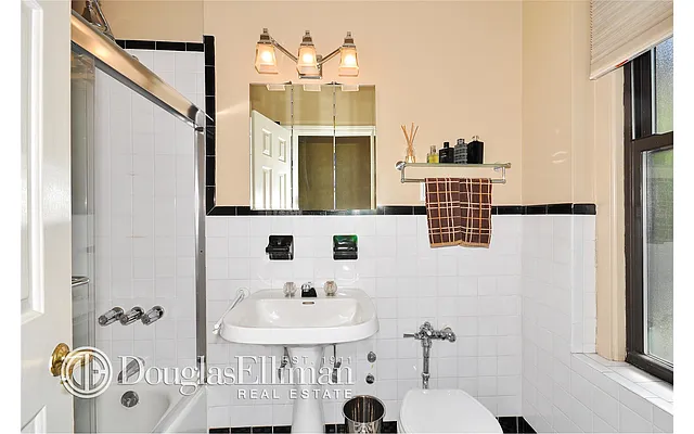 Sold by Douglas Elliman | media 14