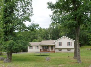 171 Ski Way Dr, Henryville, PA 18332