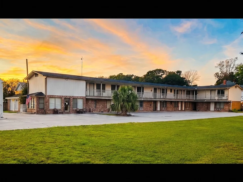 1505 US Highway 17 #8