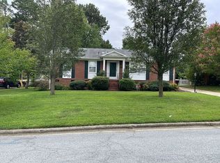 2512 Donlora Dr, Greensboro, NC 27407