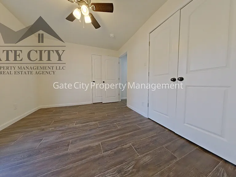 213 Marshall St — Photo 6