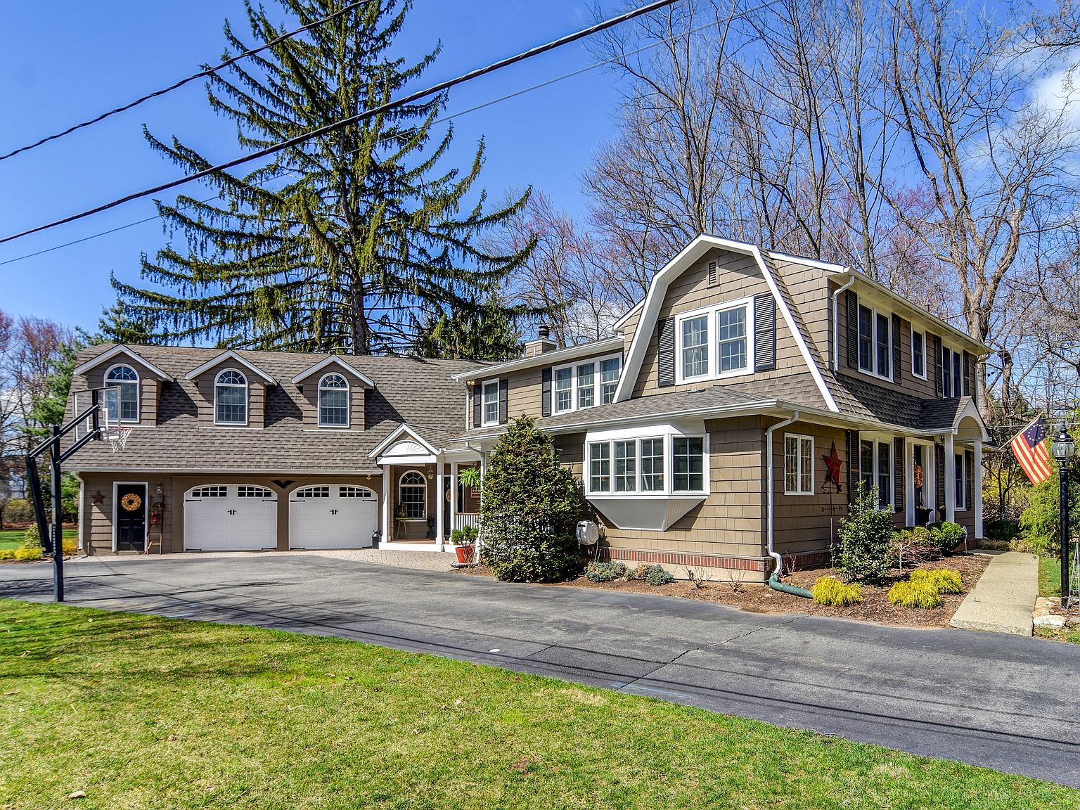 351 Wyckoff Ave, Wyckoff, NJ 07481 Zillow