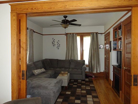 4th image of 226 W Munising Ave