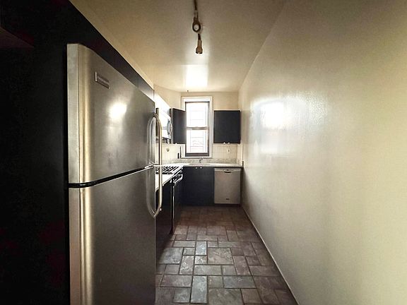 4th image of 36-07 Steinway St #2A