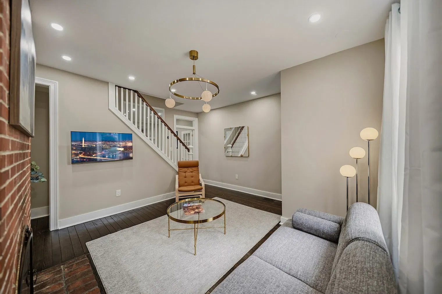 2 bed, 1.5 bath, $6,038 — Photo 2