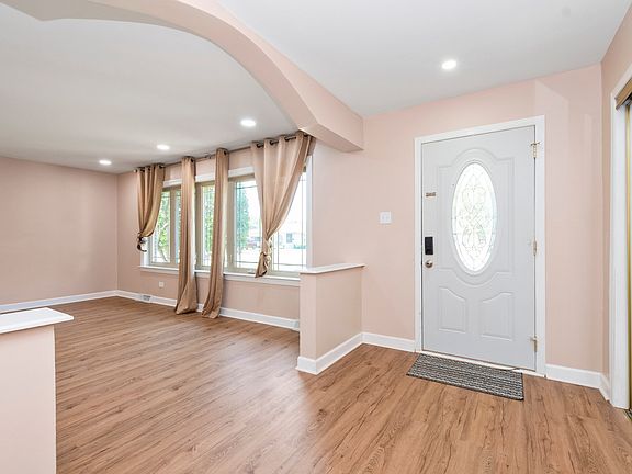 2nd image of 16725 Oleander Ave