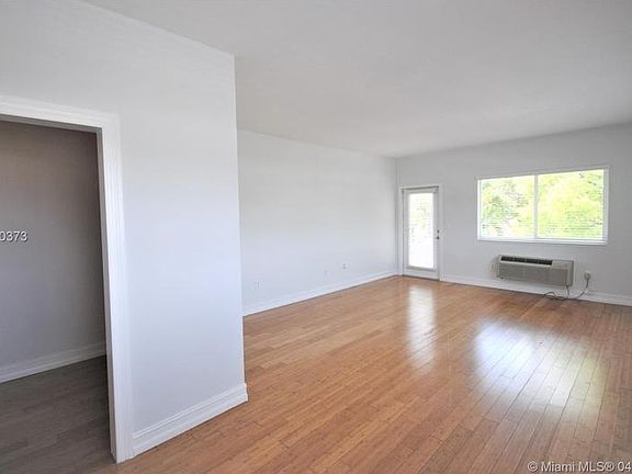 4th image of 7301 Carlyle Ave APT 12