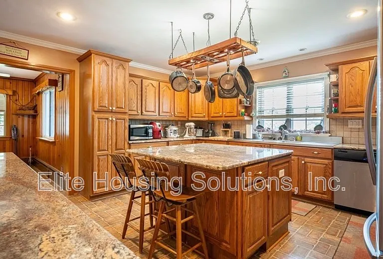 290 W Ridge St — Photo 11