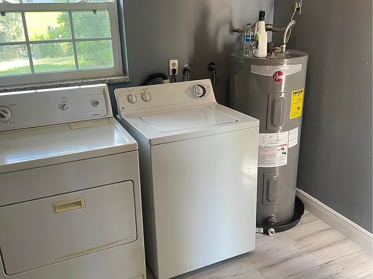 893 Iris Dr #1 — Photo 10