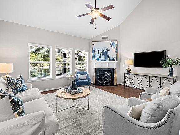 4th image of 291 Creekside Ln