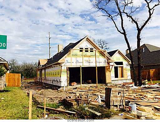 1st image of 2628 E Forest Oaks Dr