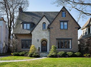 708 Maclean Ave, Kenilworth, IL