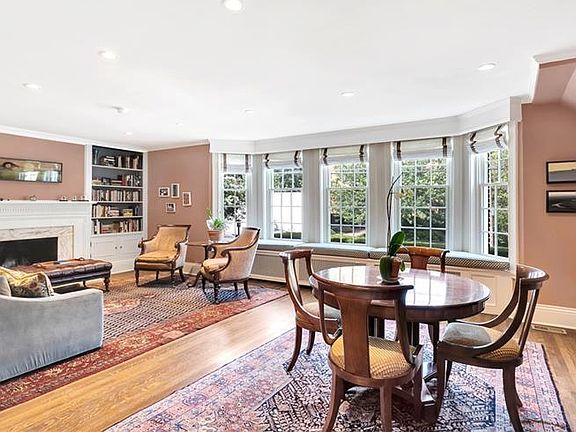 5th image of 701 Saint James St