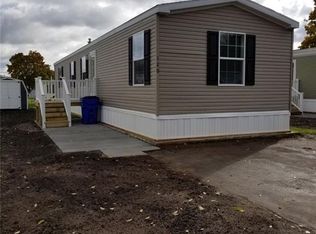 120 Oakleaf Dr, Weedsport, NY 13166